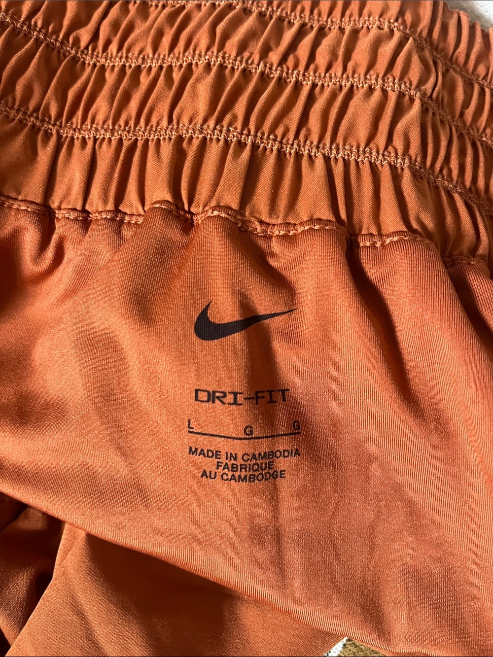 Nike Women’s High-Waist Orange Athletic Shorts - Picture 5 of 5